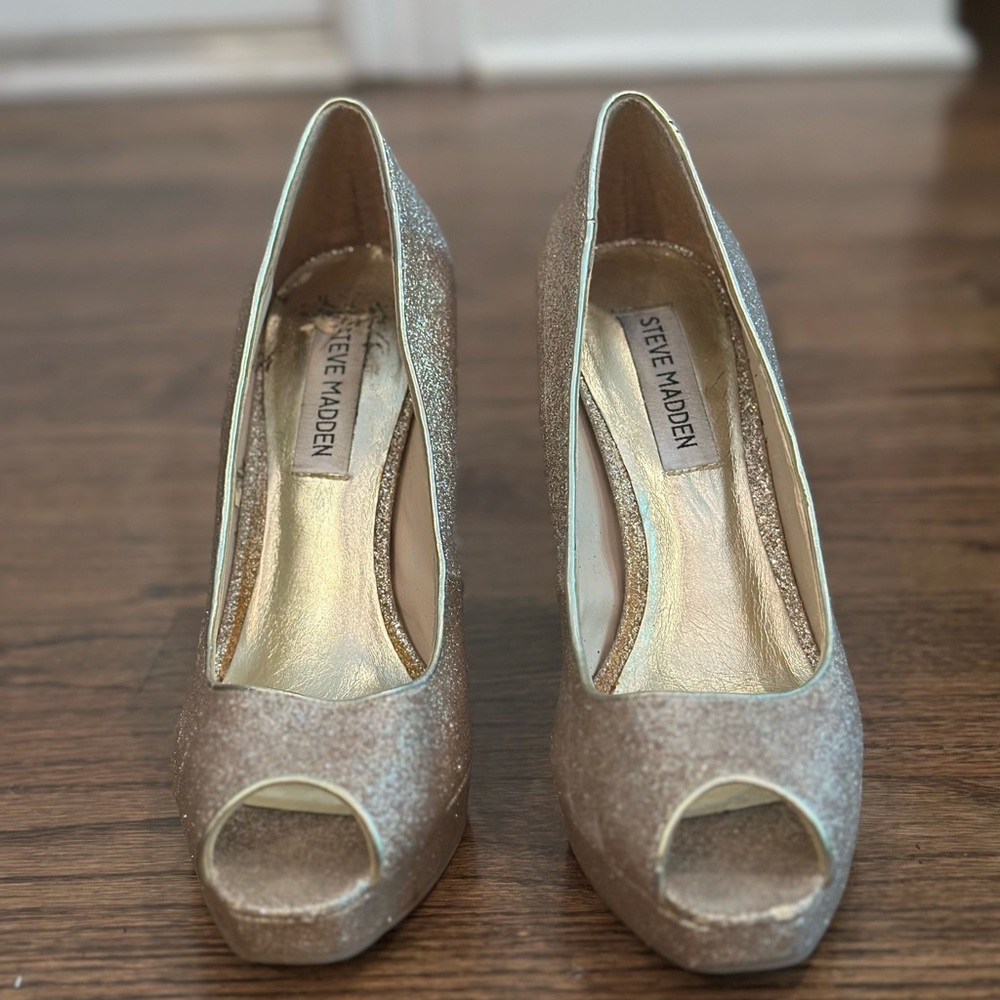 Steve Madden Glittering Gold Peep Toe Heels